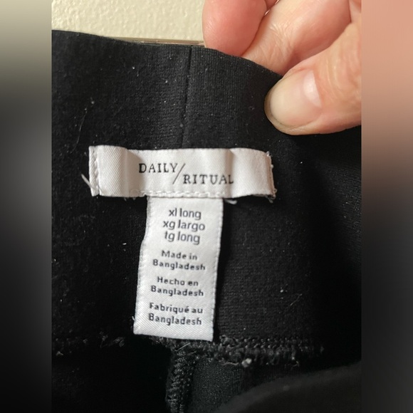 Daily Ritual Pants Ponte Knit Pull On Black Leggings XL Long Excellent - Picture 2 of 3